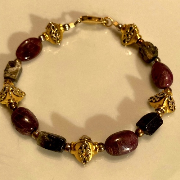 Vintage Natural polished Amethyst bracelet with Vermeil hardware and charms. EUC - Picture 2 of 15